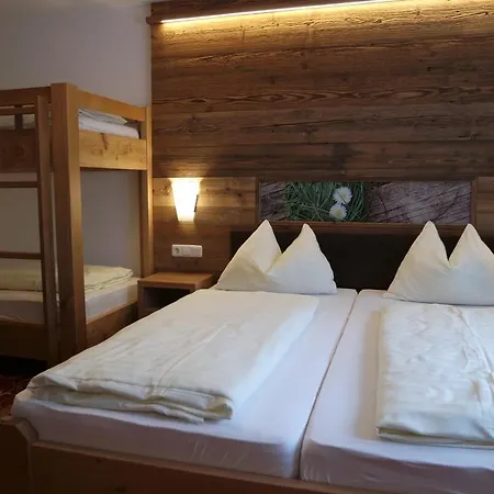 Hotel Garni Heisenhof 3*