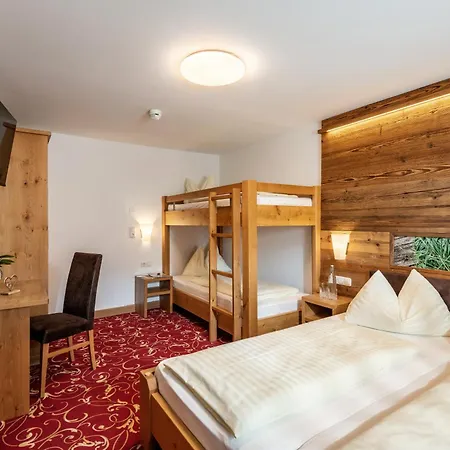 Hotel Garni Heisenhof 3*